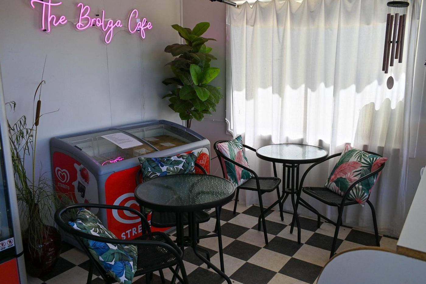 Motel แบล็คออล ภายนอก รูปภาพ